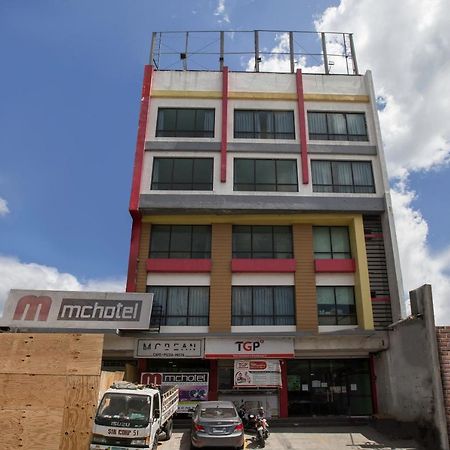 Oyo 666 Mc Hotel Fairview เกซอนซิตี้ ภายนอก รูปภาพ