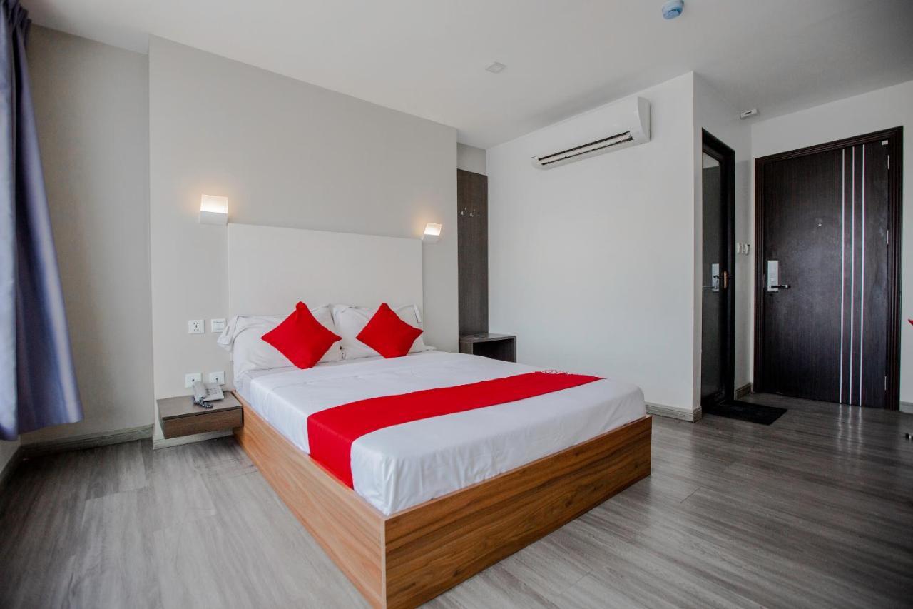 Oyo 666 Mc Hotel Fairview เกซอนซิตี้ ภายนอก รูปภาพ