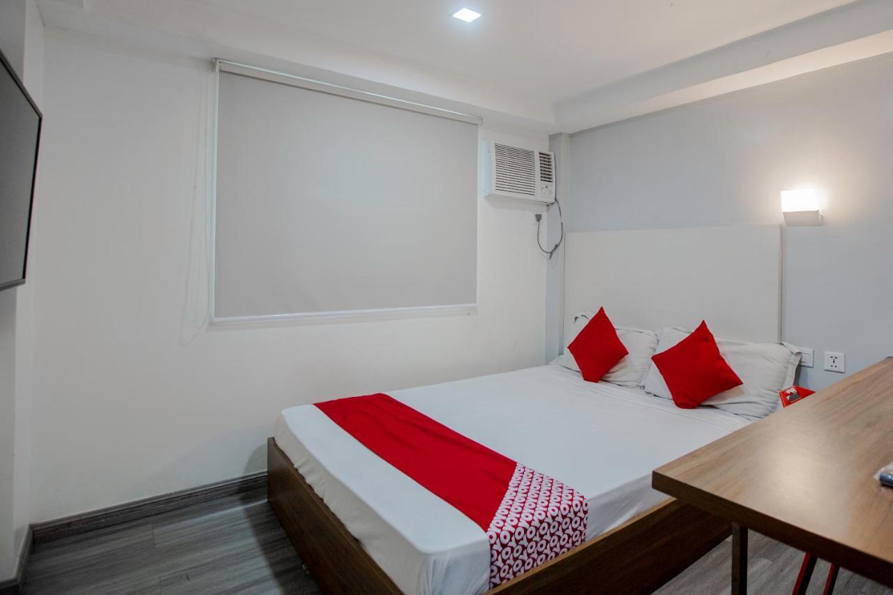 Oyo 666 Mc Hotel Fairview เกซอนซิตี้ ภายนอก รูปภาพ